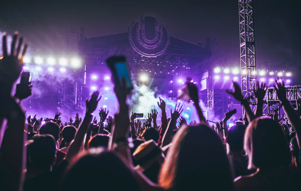 Do I Suck For…. Abandoning My Adult Friend At A Festival Because They Got Lost?