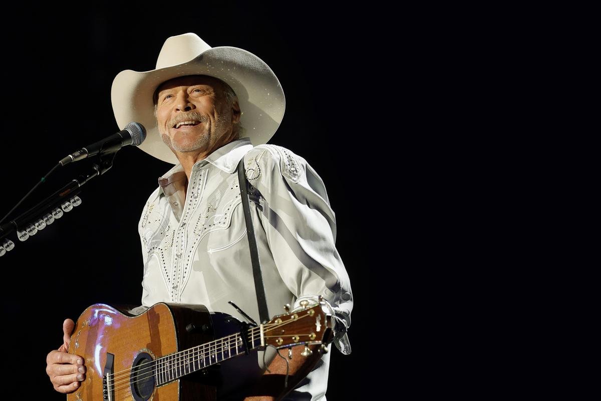 LISTEN: Alan Jackson Just Released His Final Where Were You Performance