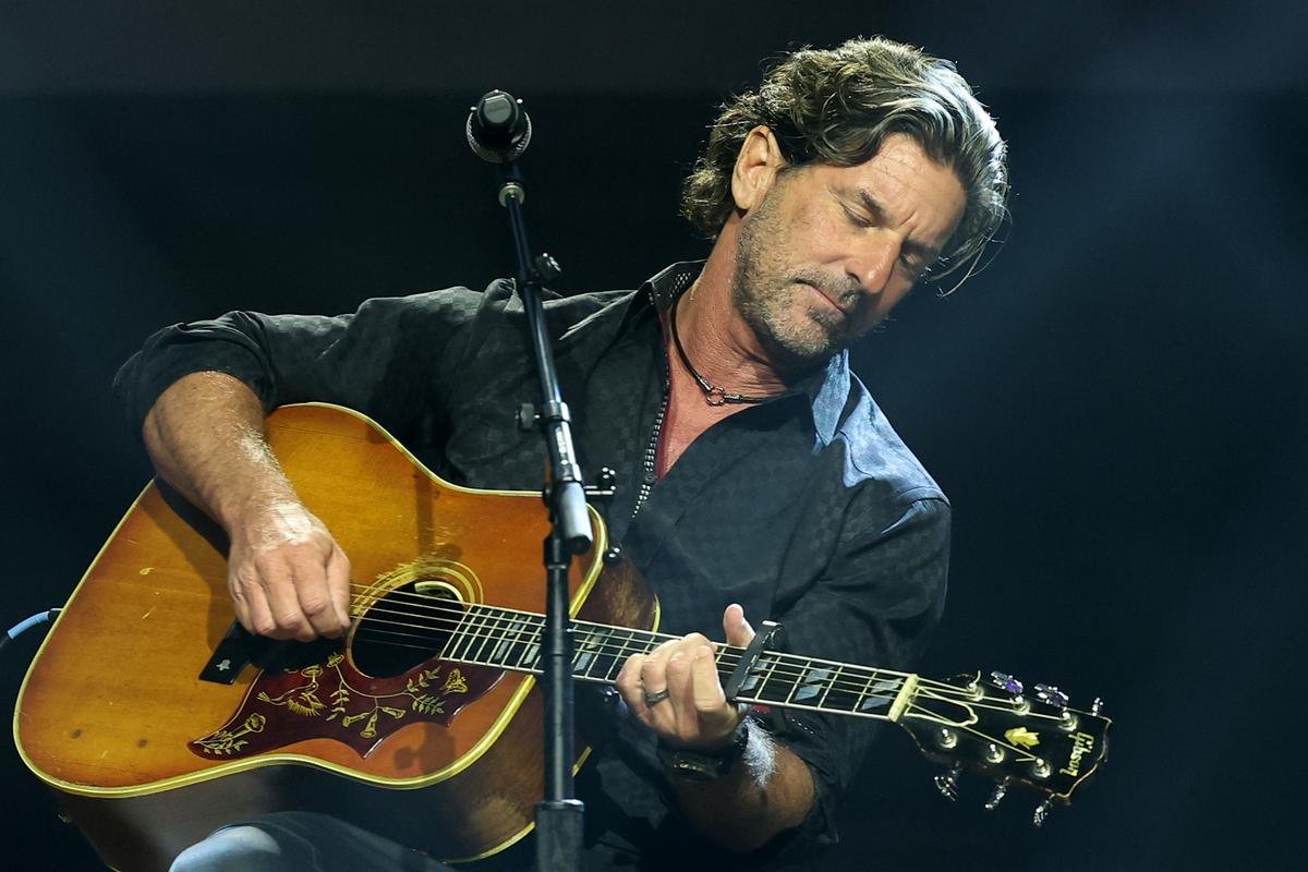 13 Secret Brett James Songs Youve Known + Loved for Years