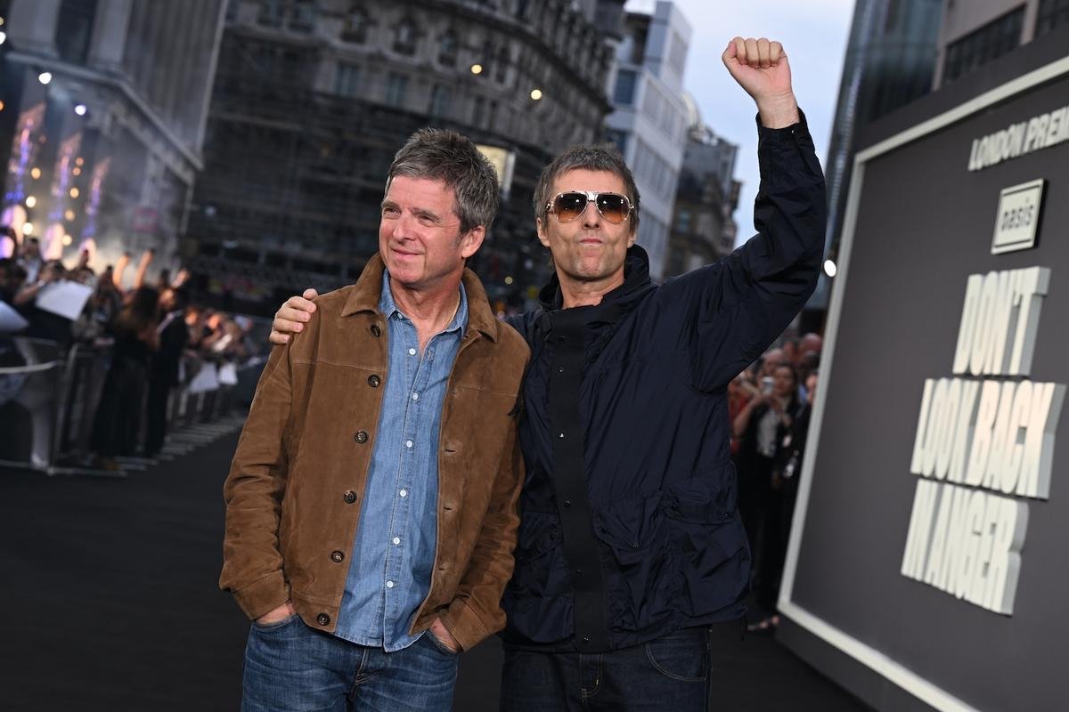 Heres What We Learned From the New Oasis Tour Documentary