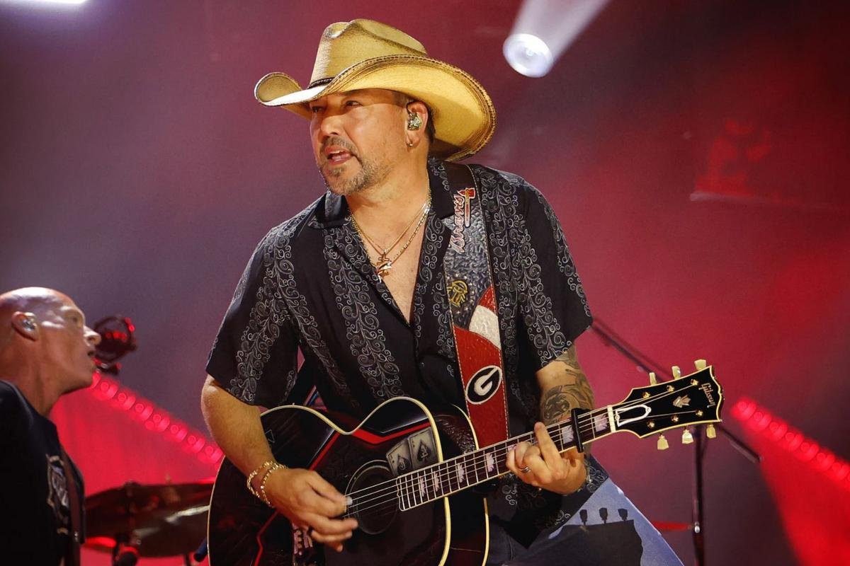 Jason Aldean Has Entered the Apparel Game with 10Stone – See Photos Jason Aldean Has Entered the Apparel Game with 10Stone – See Photos